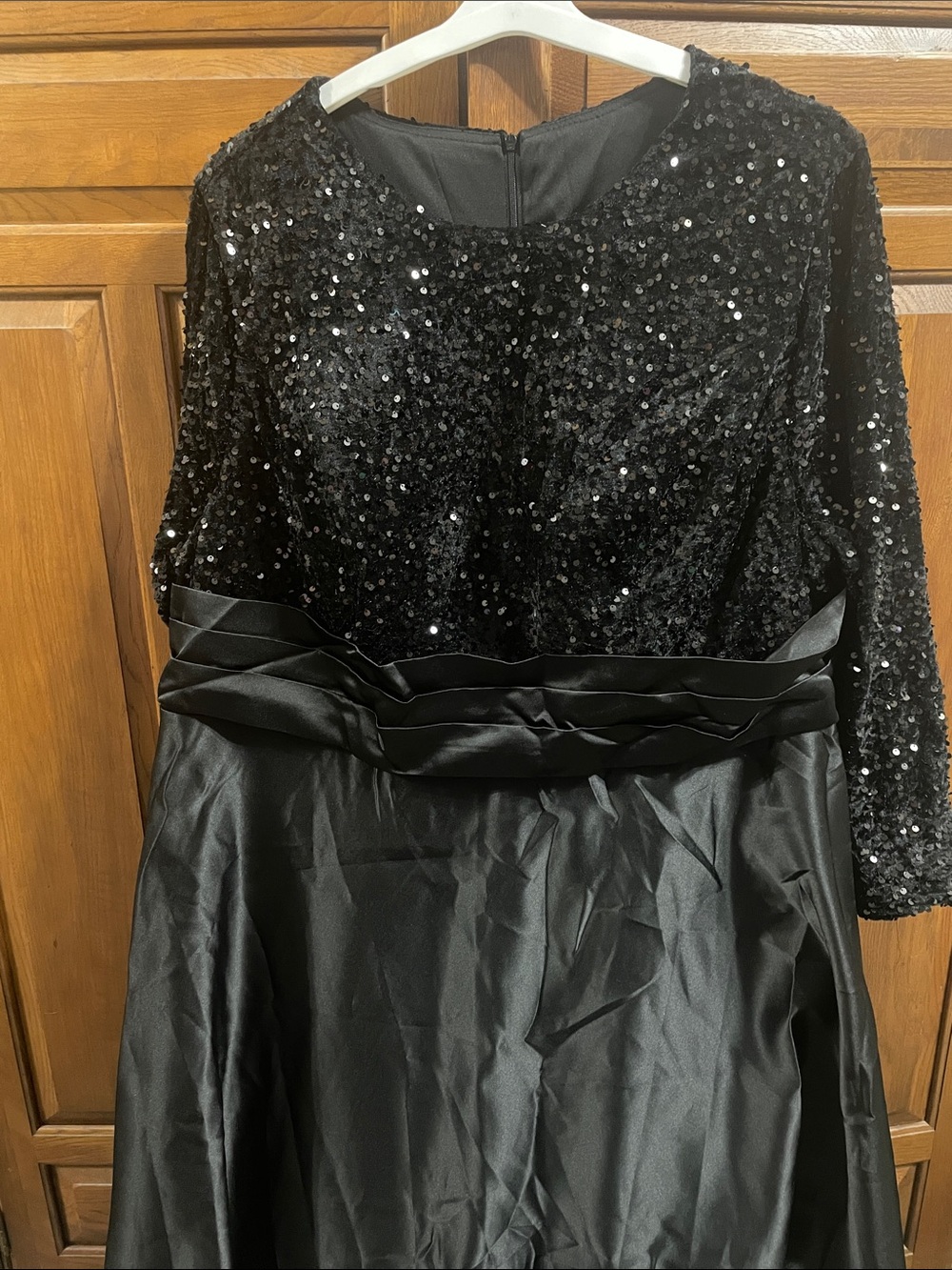 Black Sequin & Satin Like  Evening Dress - Elegant Women's Cocktail Gown Sz.28W